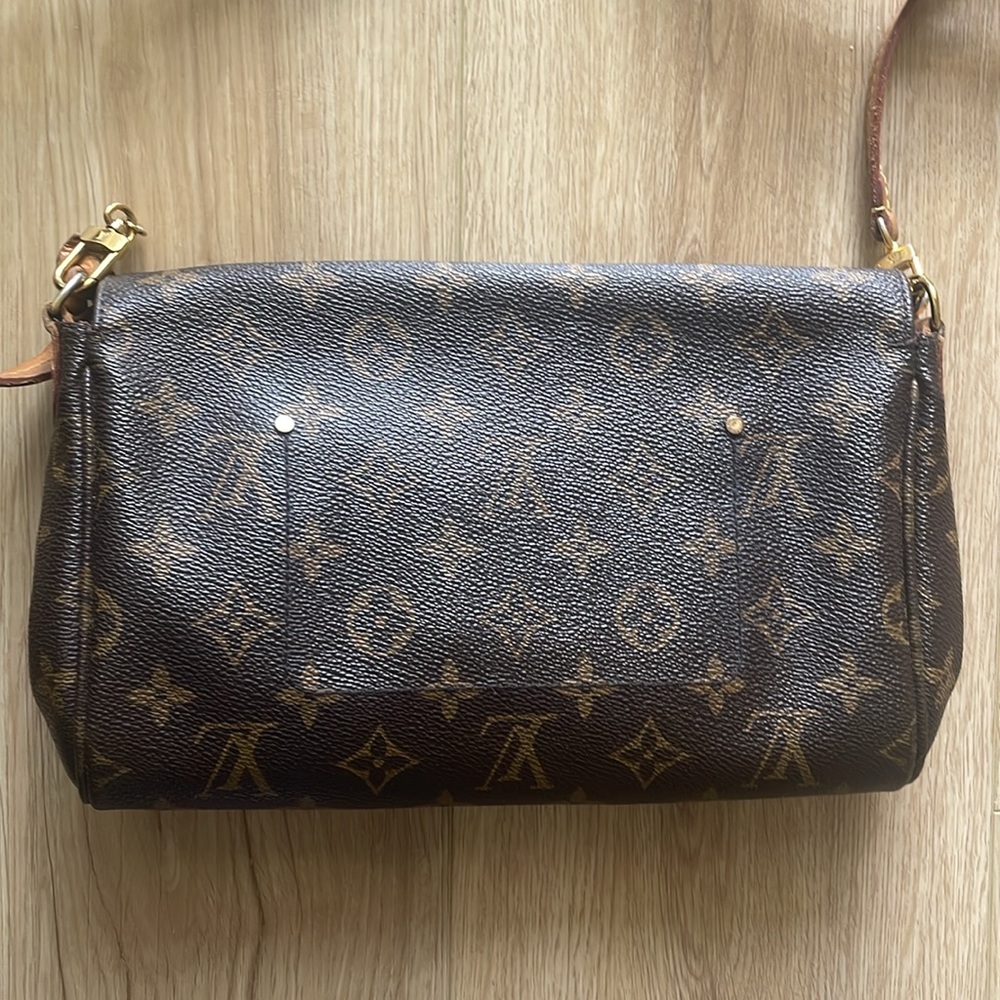 Authentic Louis Vuitton Favorite MM Crossbody bag - Picture 4 of 10